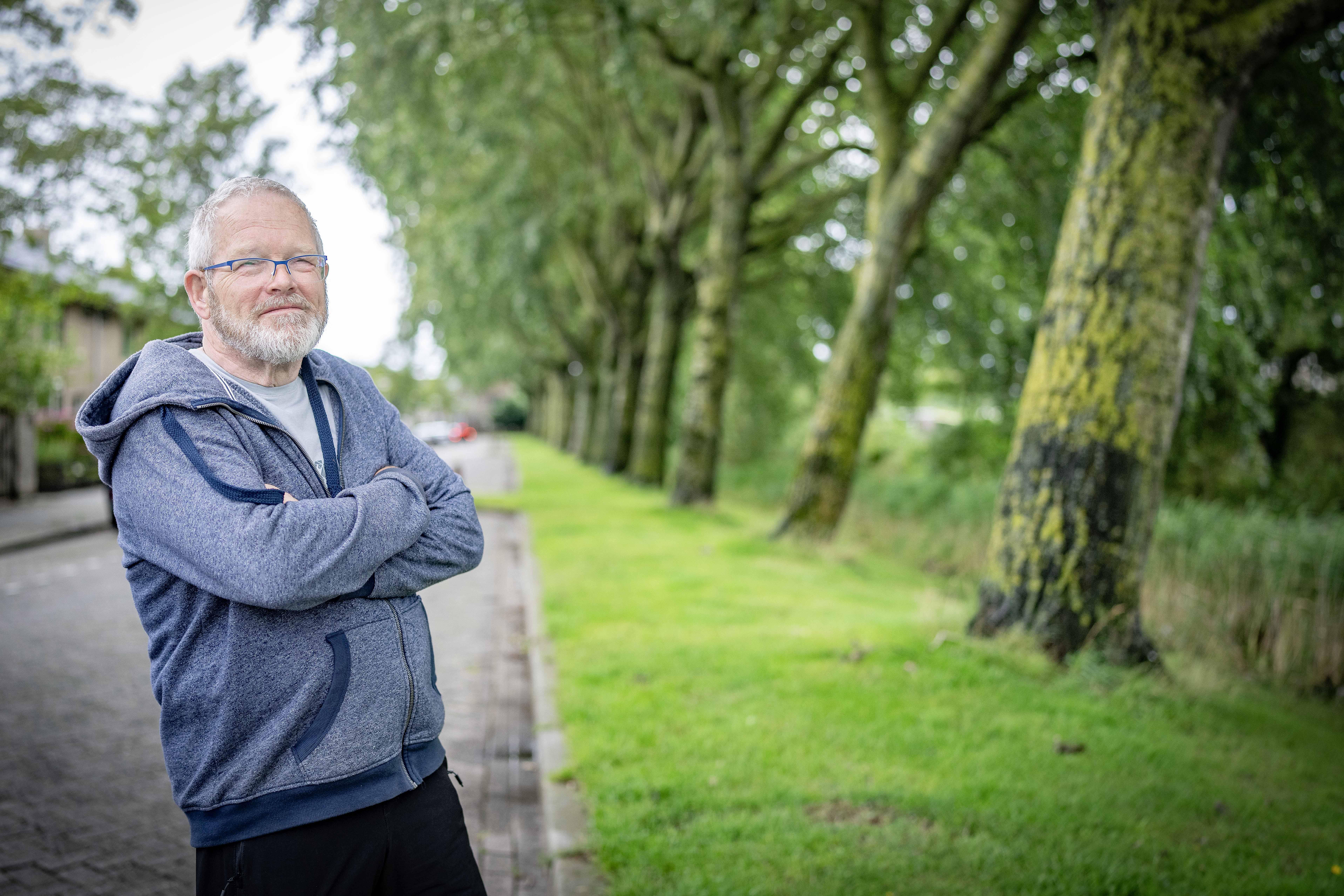 Buurt maakt zich hard voor behoud van metershoge bomen langs de rand van De Schooten: ’Ze staan natu